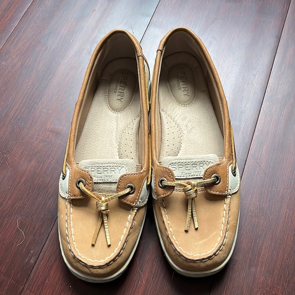Women’s sperry boat shoes